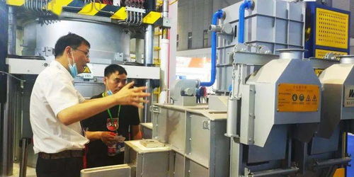 万丰科技携多款重磅产品亮相，探索铸造智能装备领域新解决方案